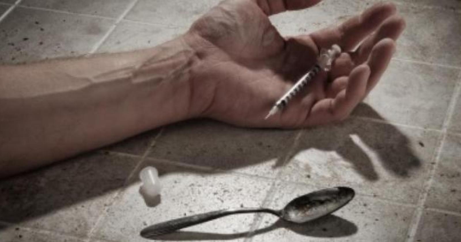 32enne trovato morto in un giardino a Potenza: la Polizia sospetta un'overdose