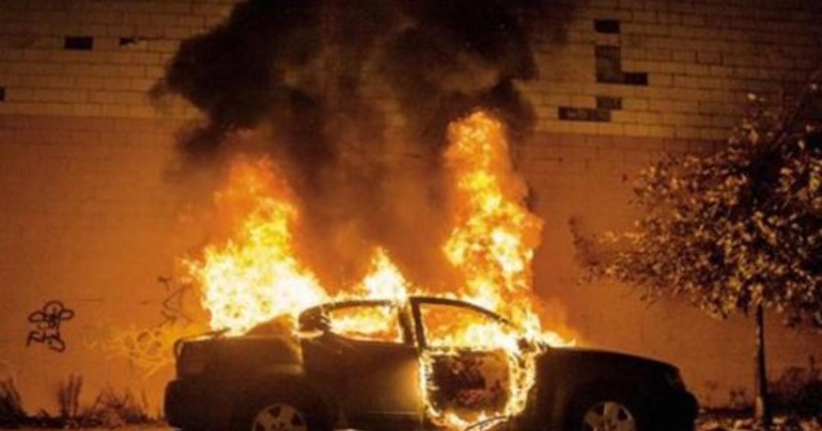 Lucera, in fiamme auto carabiniere 