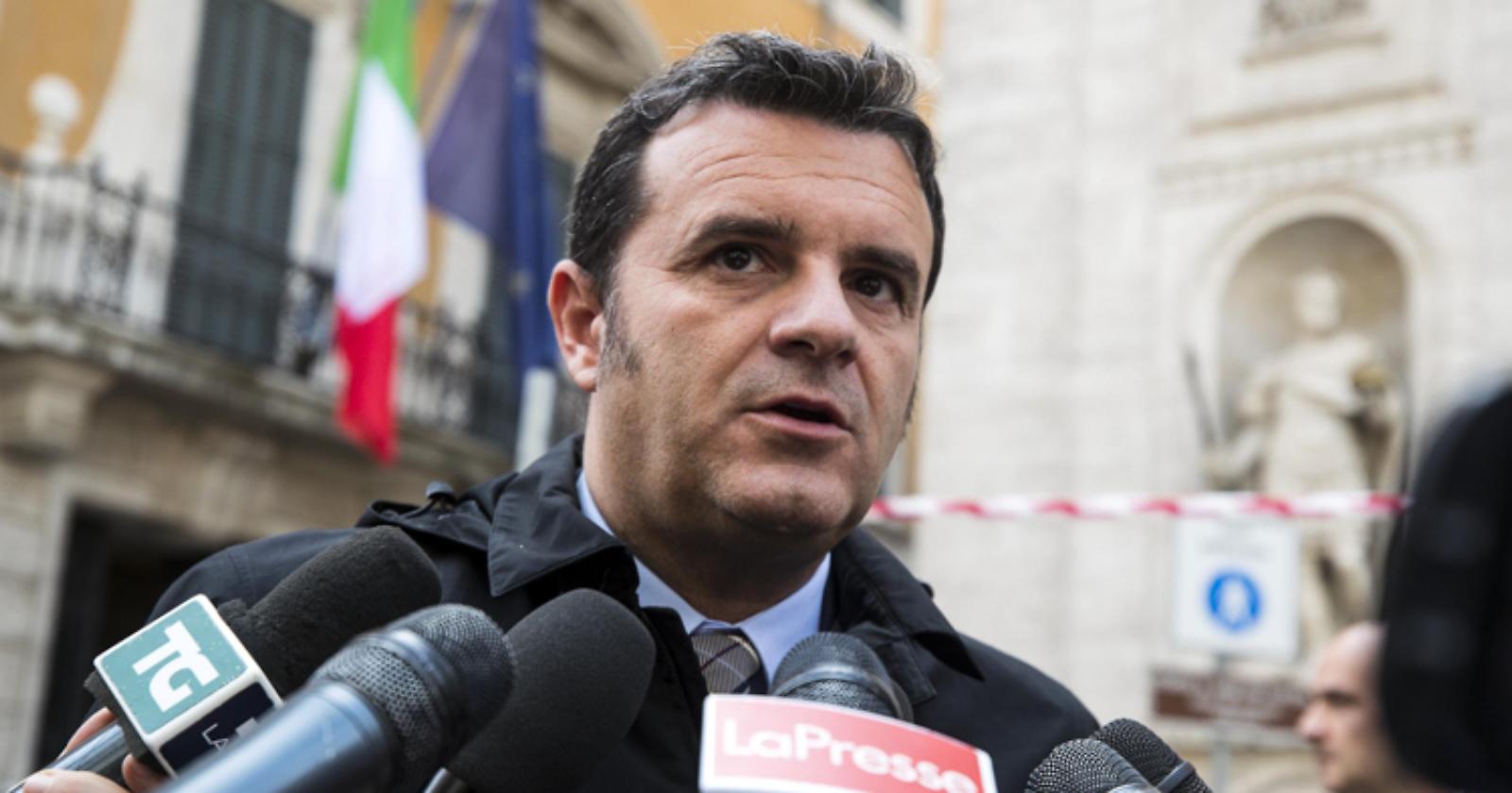 Il ministro Centinaio: «Da Pavia a Matera impiego un lasso di tempo superiore rispetto a quello impiegato per andare a New York e' questo e' un problema grosso sul quale dobbiamo lavorare»