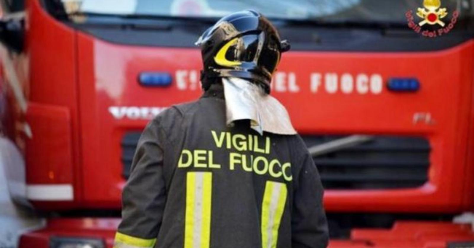 Orta Nova: notte di fuoco, in fiamme la porta di abitazione e l'ingresso di un laboratorio 