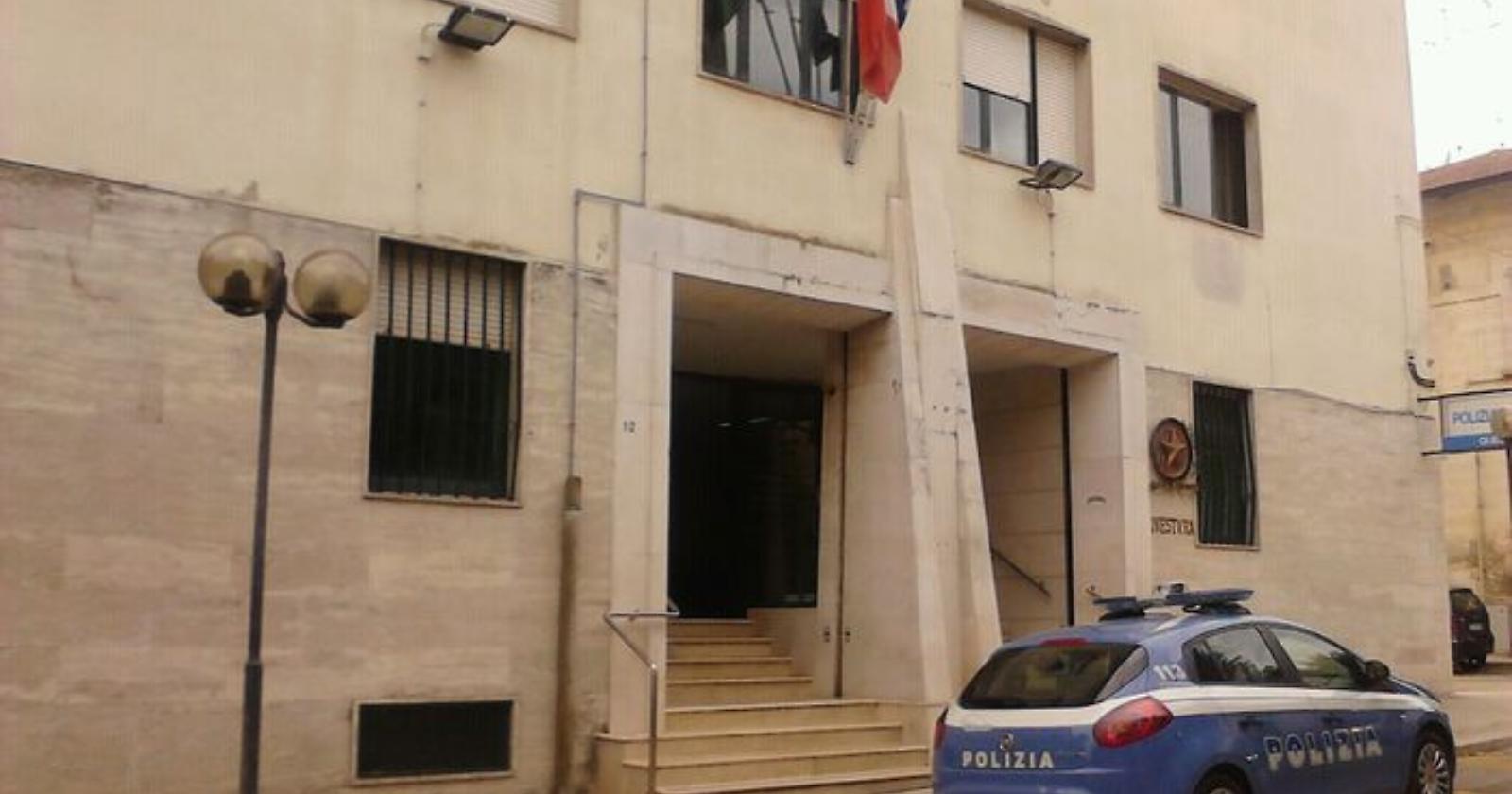 Non ce la fa più a sopportare la convivente e si presenta in carcere per essere arrestato