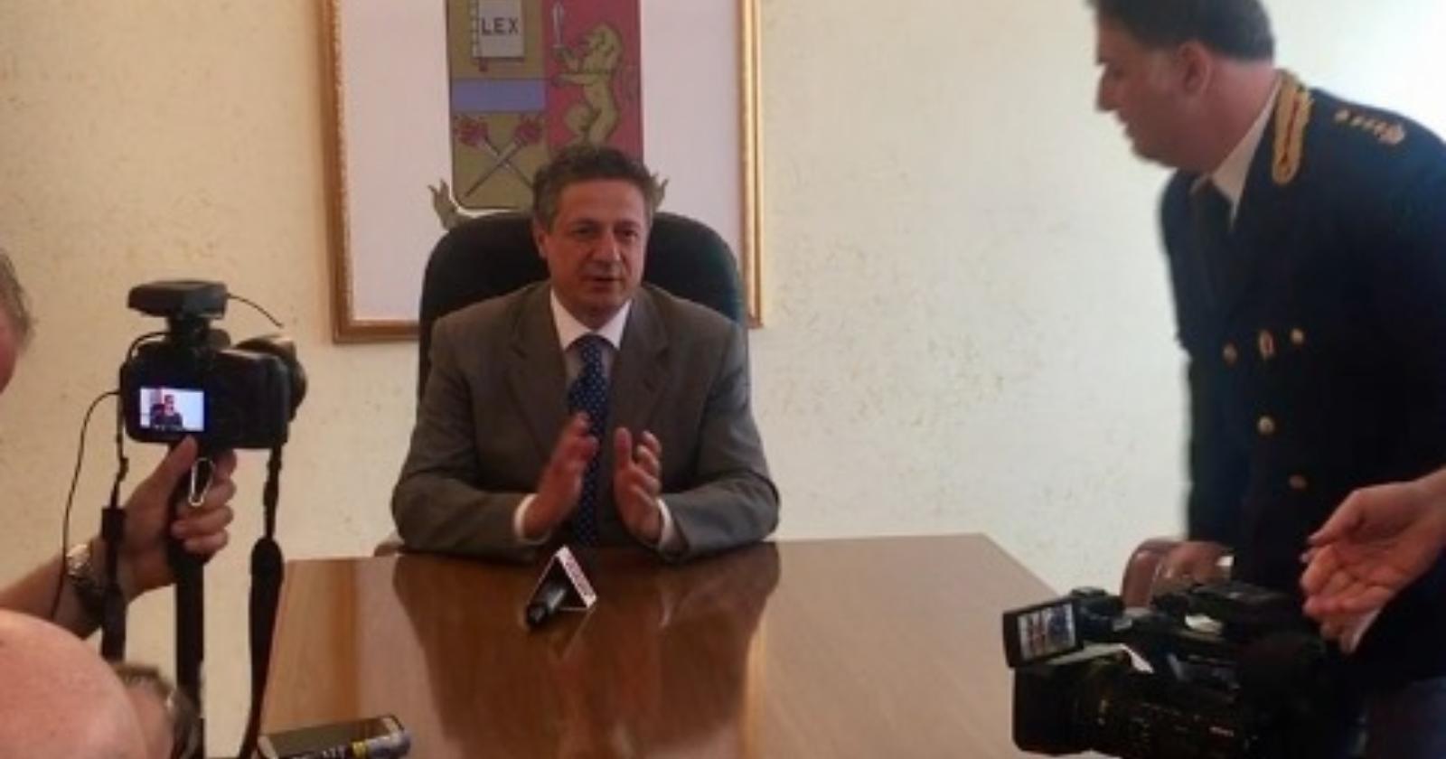Foggia, si presenta alla stampa il nuovo questore Sirna: "Il mio pensiero alle vittime di mafia"