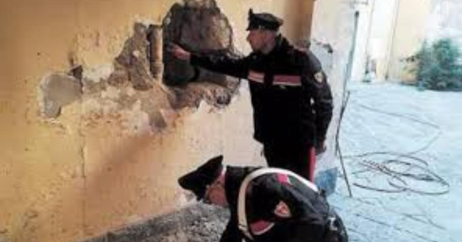 Figgia, banda del buco in azione: svaligiati deposito asilo e merceria 