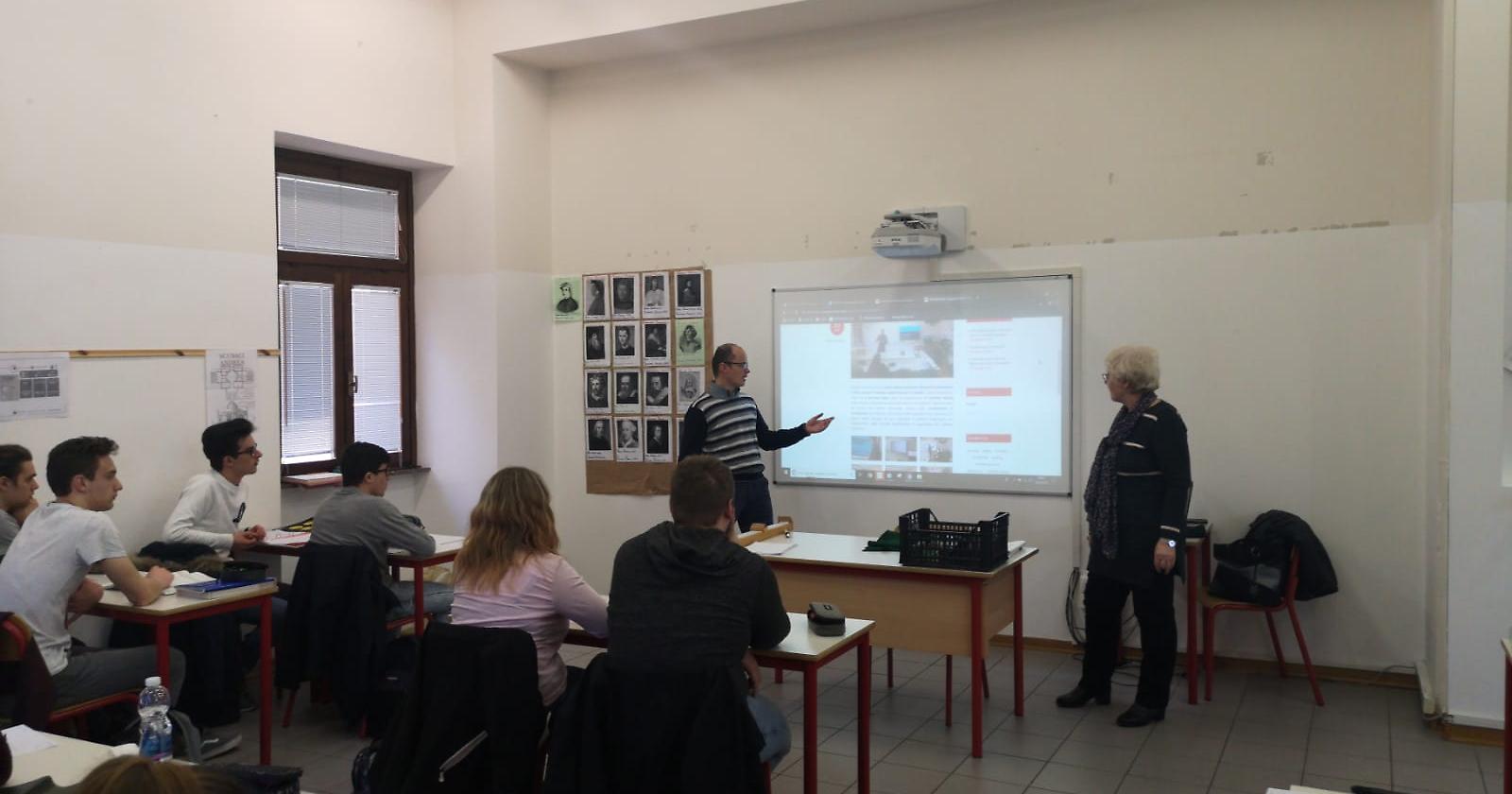 Per il nuovo anno scolastico, 797 insegnanti torneranno in Puglia