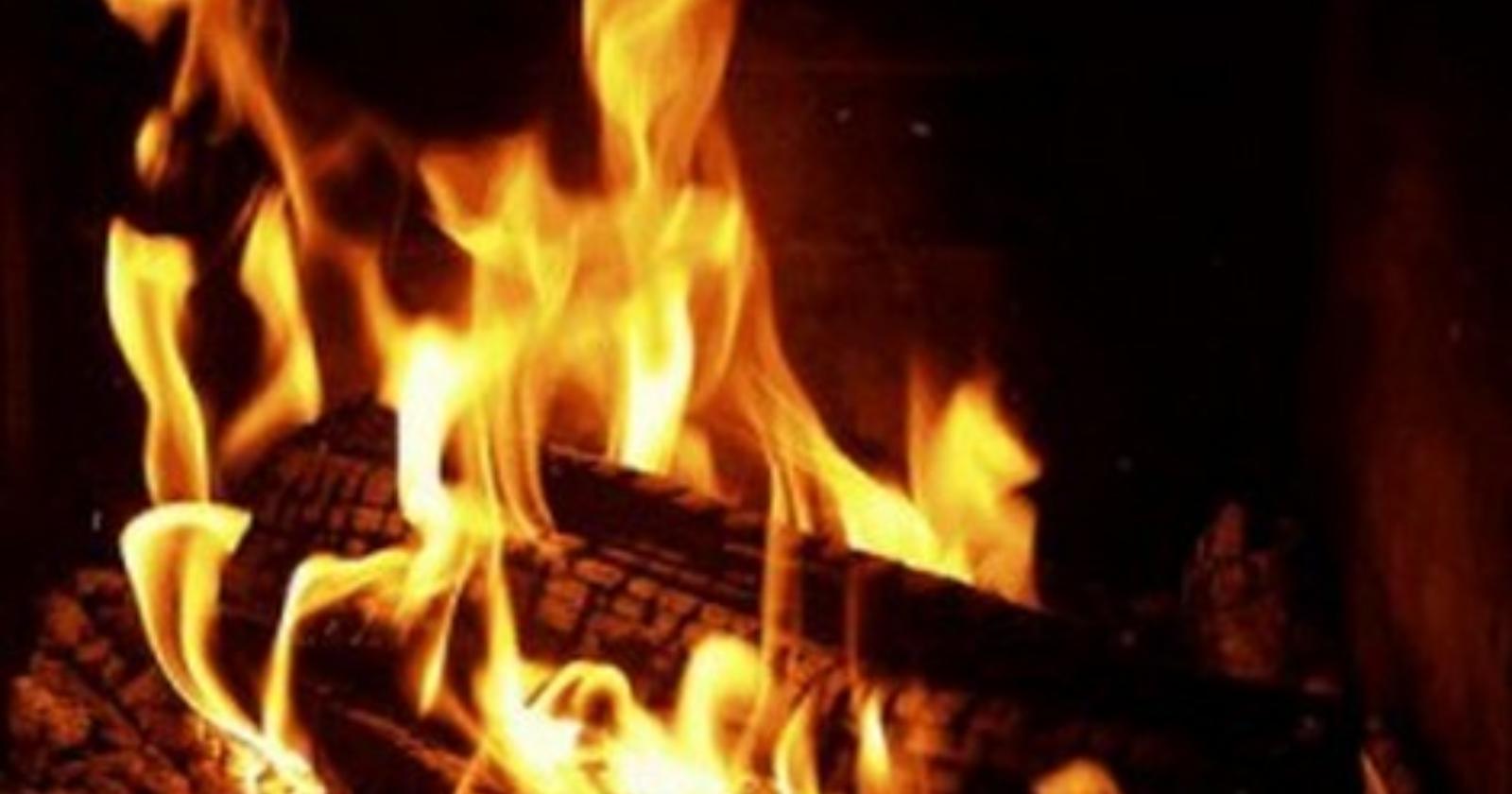 Atto incendiario contro tabaccheria, titolare nega richiesta estorsiva