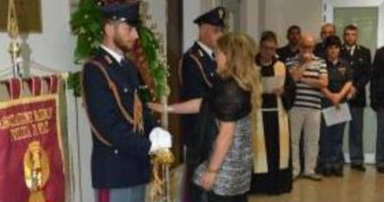Potenza, una corona d'alloro in memoria dell'agente scelto Francesco Tammone