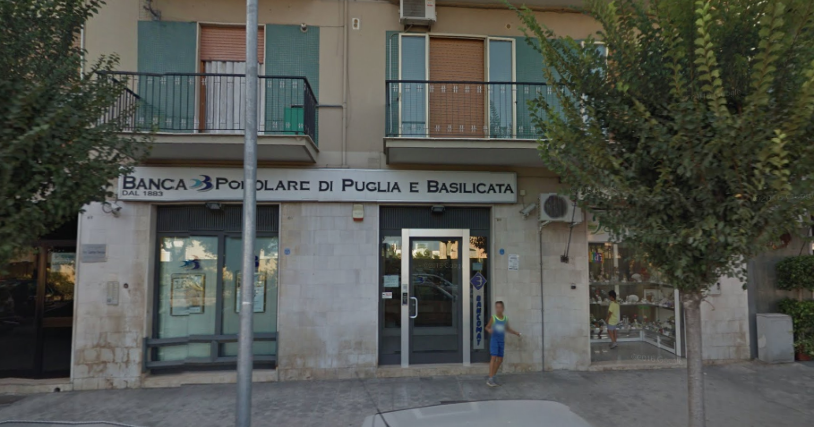 Bandito solitario rapina la Banca Popolare di Puglia e Basilicata a Manfredonia