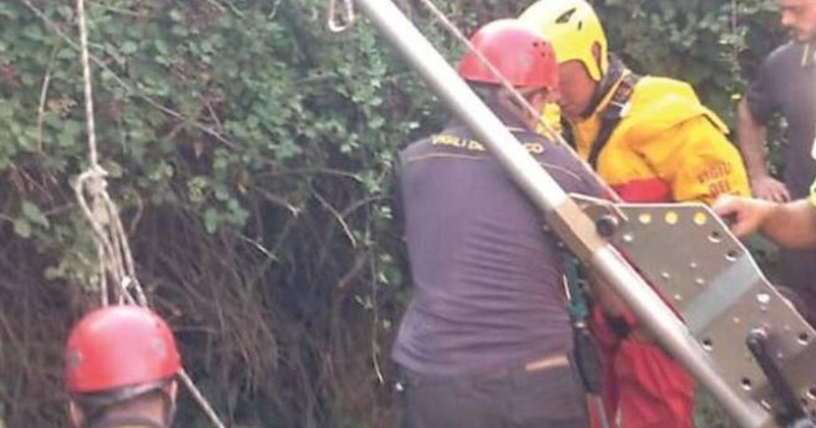 Cade in un pozzo di 5 metri, salvata un'anziana donna di Accadia