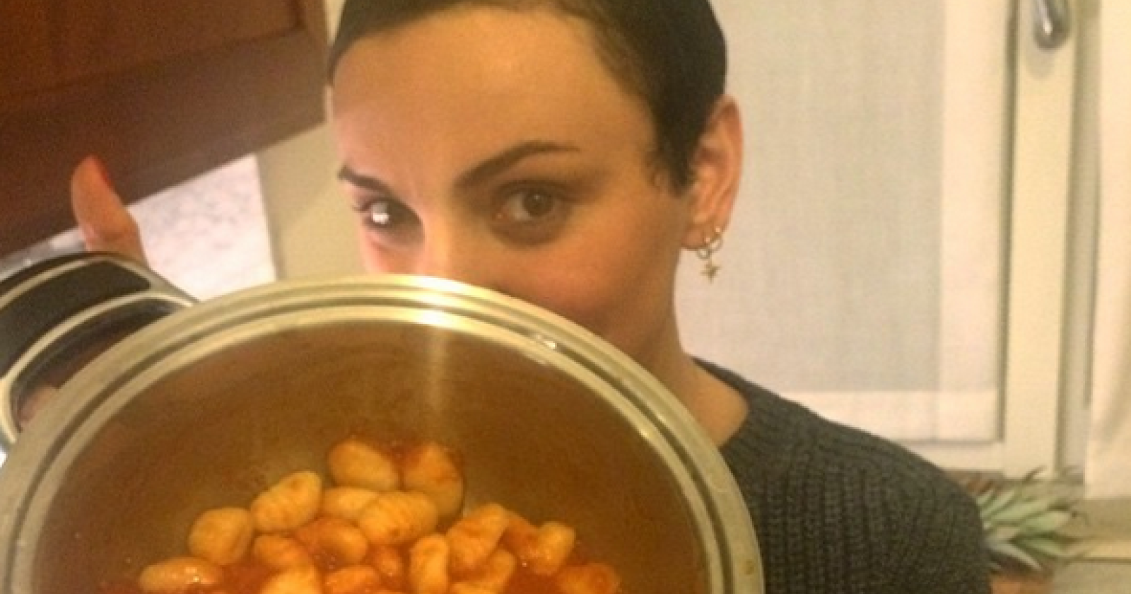 Arisa e l'ossessione per i chili di troppo: «Mi sento come Bridget Jones, ma come fare? Mia mamma è la regina della cucina»