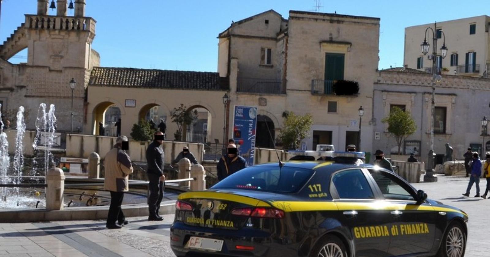 Matera, la GdF fa incetta di orologi di lusso contraffatti