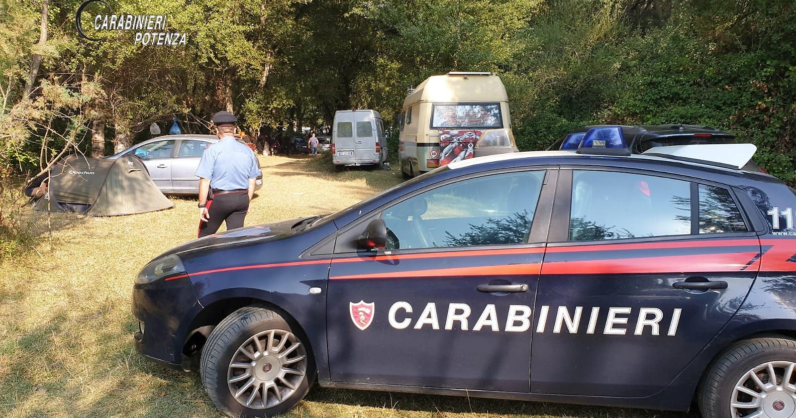 I Carabinieri fermano il "rave party" delle polemiche nel Parco nazionale dell'Appennino lucano