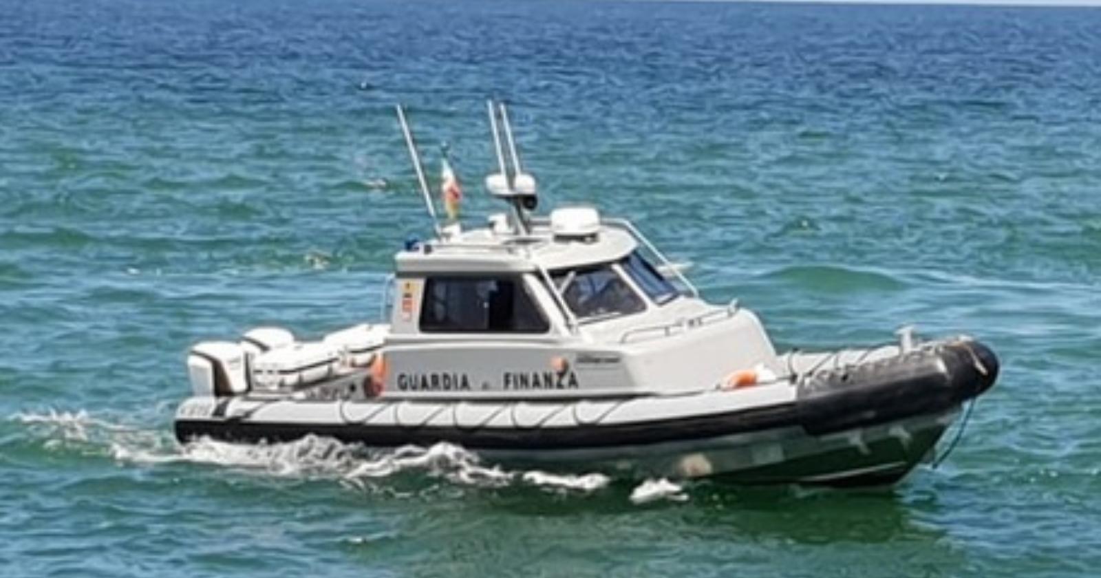 Colto da ischemia alle Tremiti, il 118 si blocca e viene salvato dalla vedetta della GdF