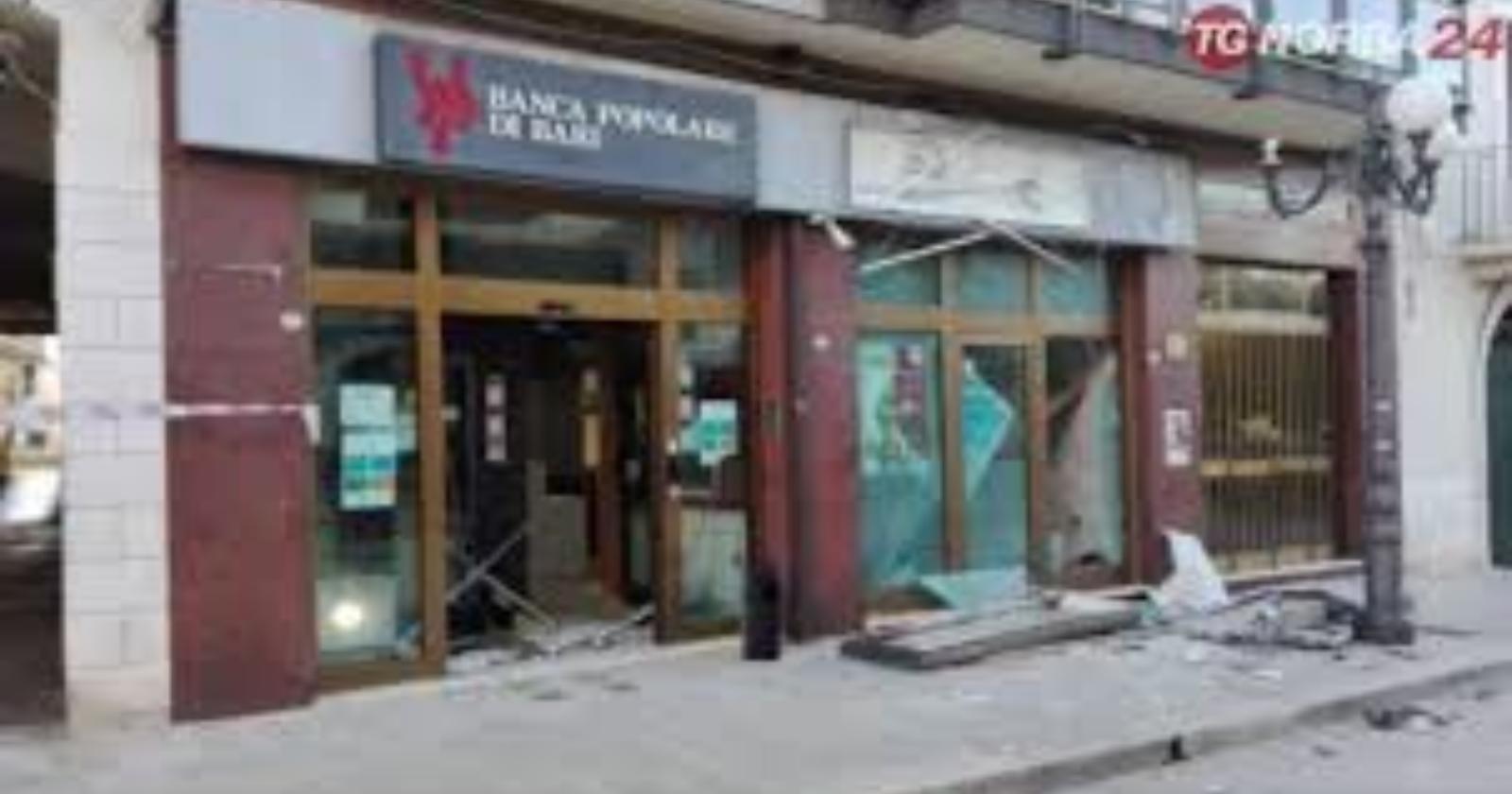 Casalvecchio di Puglia, fanno saltare il bancomat svegliando tutto il paese