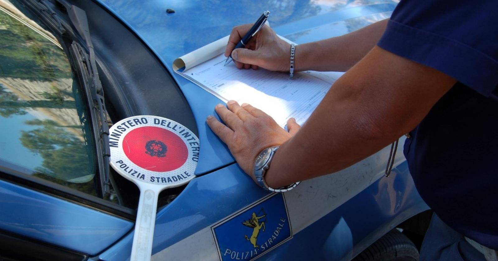 Controlli della Polizia nel Potentino: una denuncia, un arresto e tre rimpatri