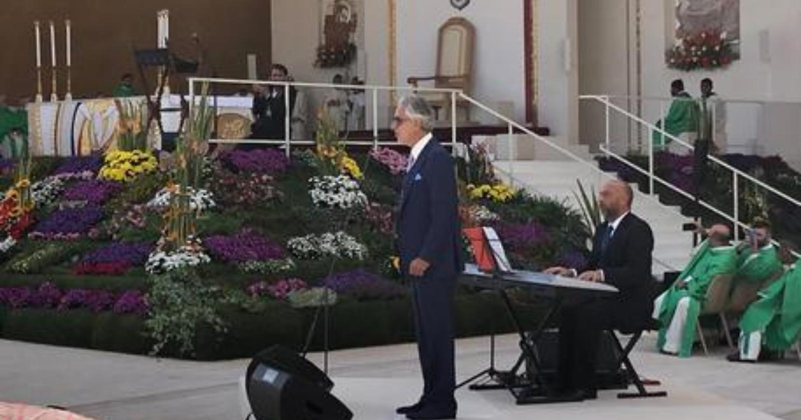 Sorpresa di Andrea Bocelli a San Giovanni Rotondo: canta l'Ave Maria per Padre Pio