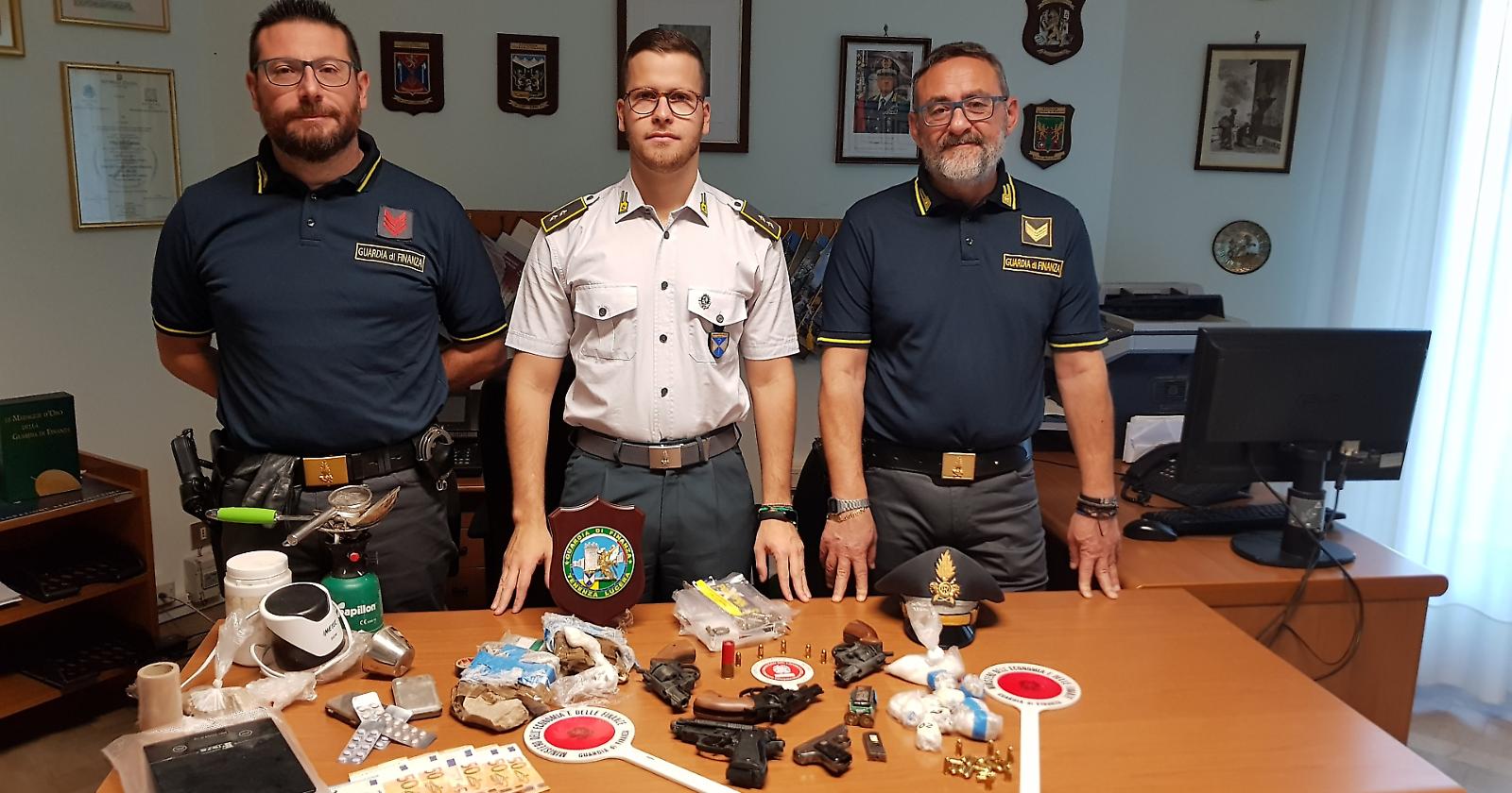Armi, droga ed esplosivi: la GdF arresta due carrozzieri (padre e figlio) di Lucera