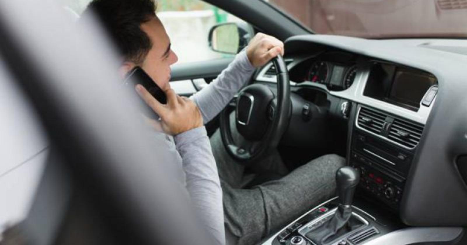 L'autovelox ora vede anche se allacciamo la cintura e usiamo i telefonini, la Polizia di Foggia ne becca 60