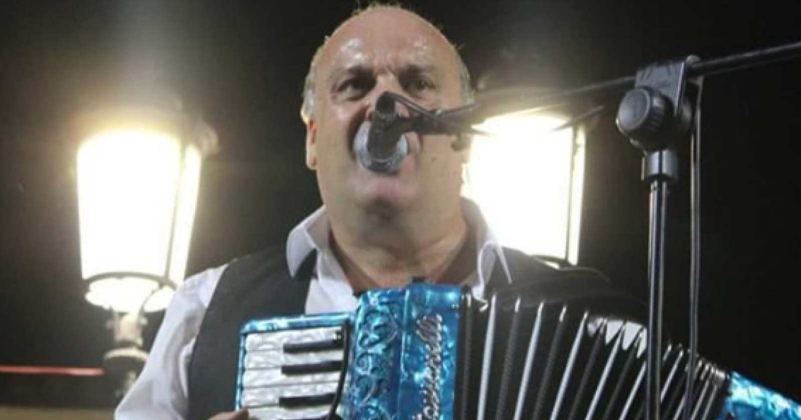 Il re del folk lucano si difende: «Ripercussioni da gogna mediatica». Il difensore rivendica l'assoluta estraneità ai fatti