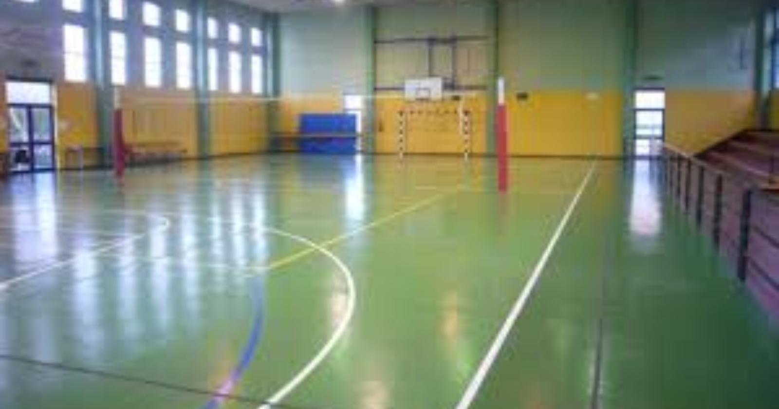 Un anno e 4 mesi di carcere per il prof. foggiano che baciò l'allieva minorenne