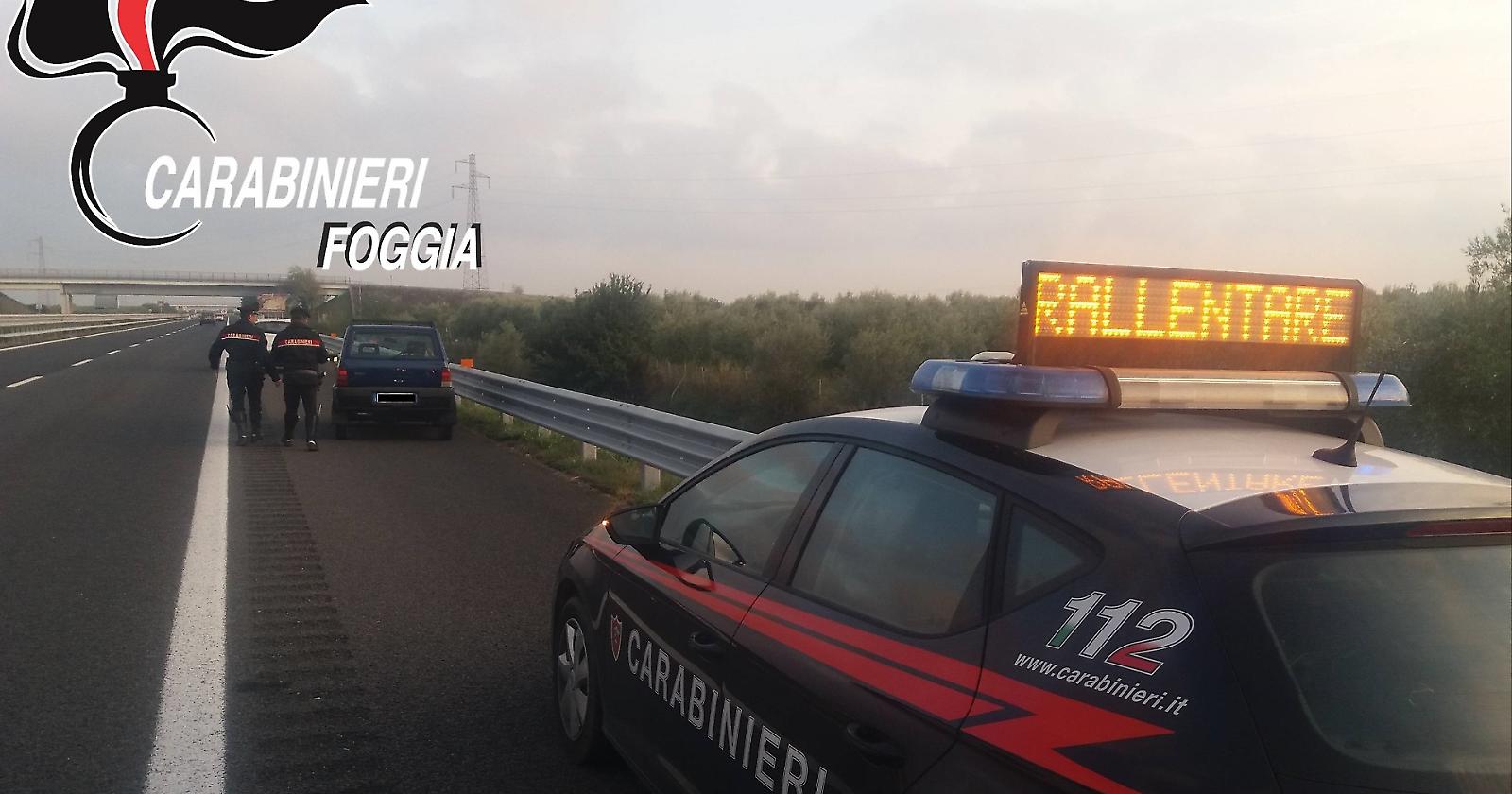 Fuga da film in autostrada, senza patente, di due giovani foggiani fermati dai Carabinieri