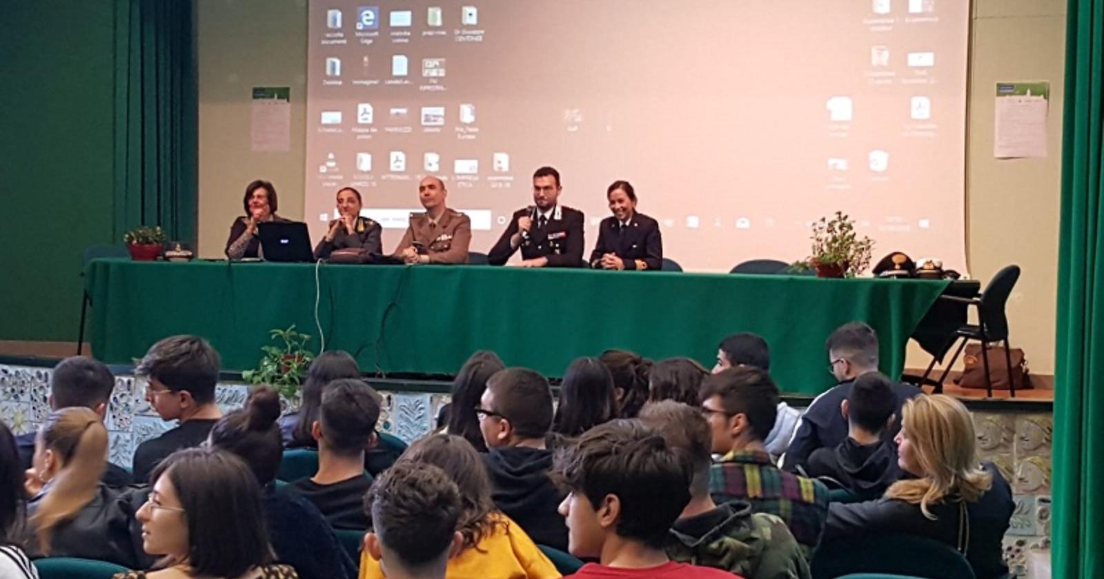 Giornata dell’Unità Nazionale e dell’Arma, incontro con gli studenti di Matera