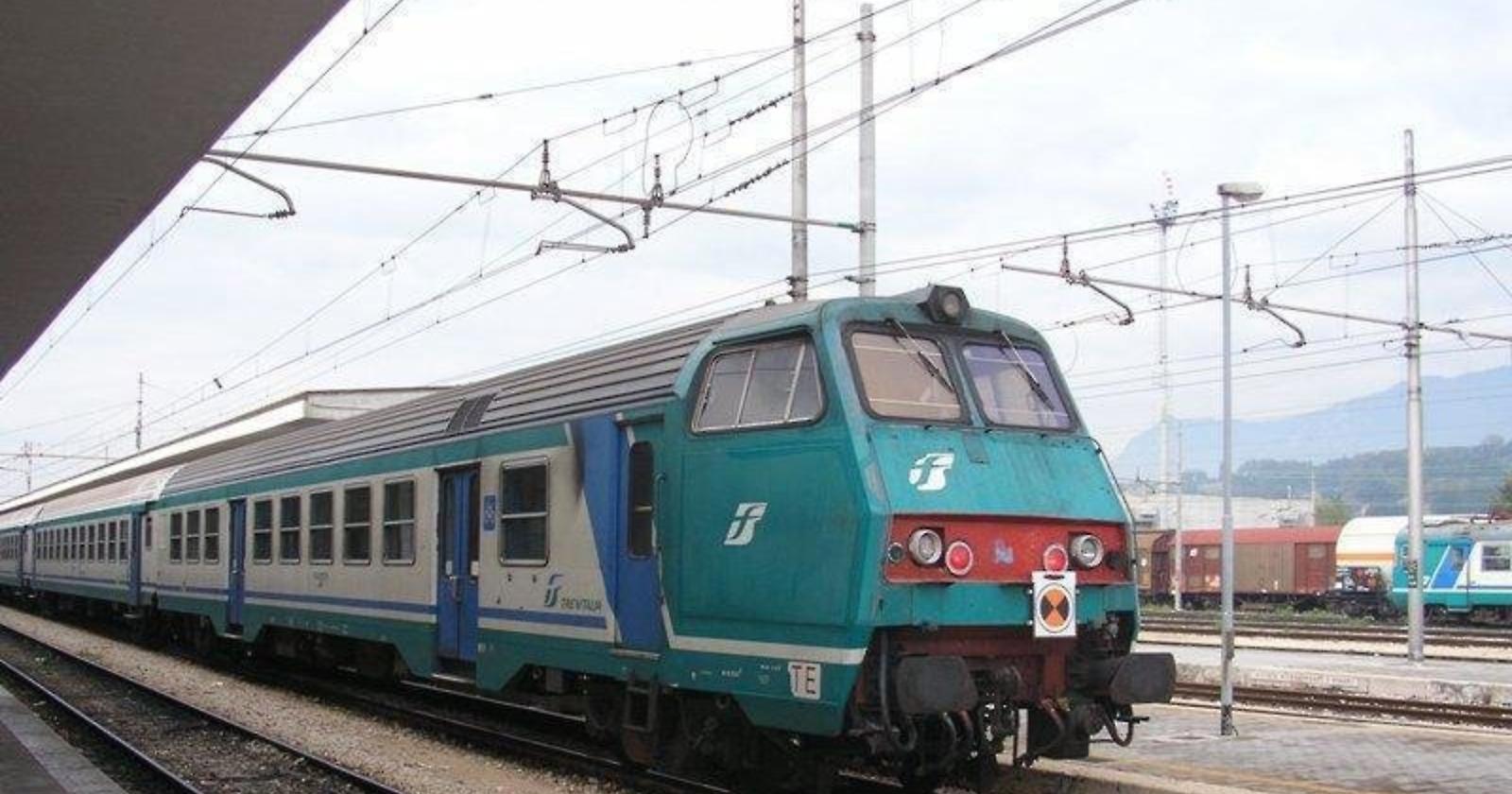 Potenza: Intecity carretta fermo tra Picerno e Balvano. Due ore di ritardo e passeggeri sulle furie