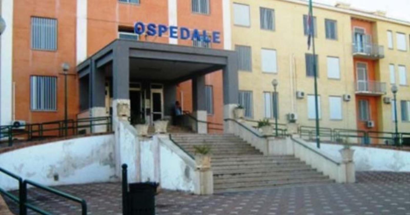 Manfredonia, tentano di scassinare la gettoniera delle bevande in ospedale: denunciati tre ragazzi di 16 anni