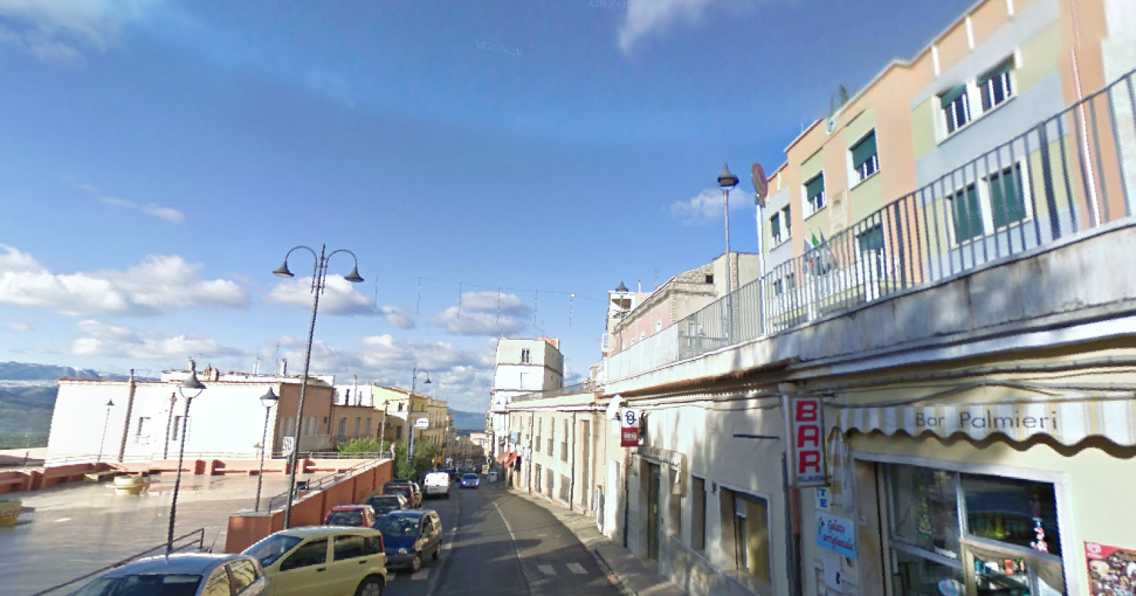 Coperti da passamontagna e armi in pugno assaltano la banca di Carpino