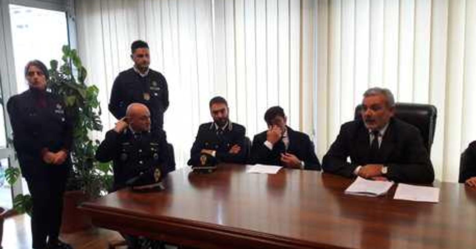 Liberavano i loculi dalle salme per rivenderli: si cerca la fossa comune a Rionero