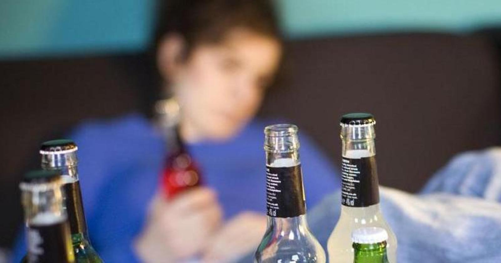 Cicchetto del Questore a nota "cicchetteria" di Foggia che dava alcol a minorenni: licenza sospesa