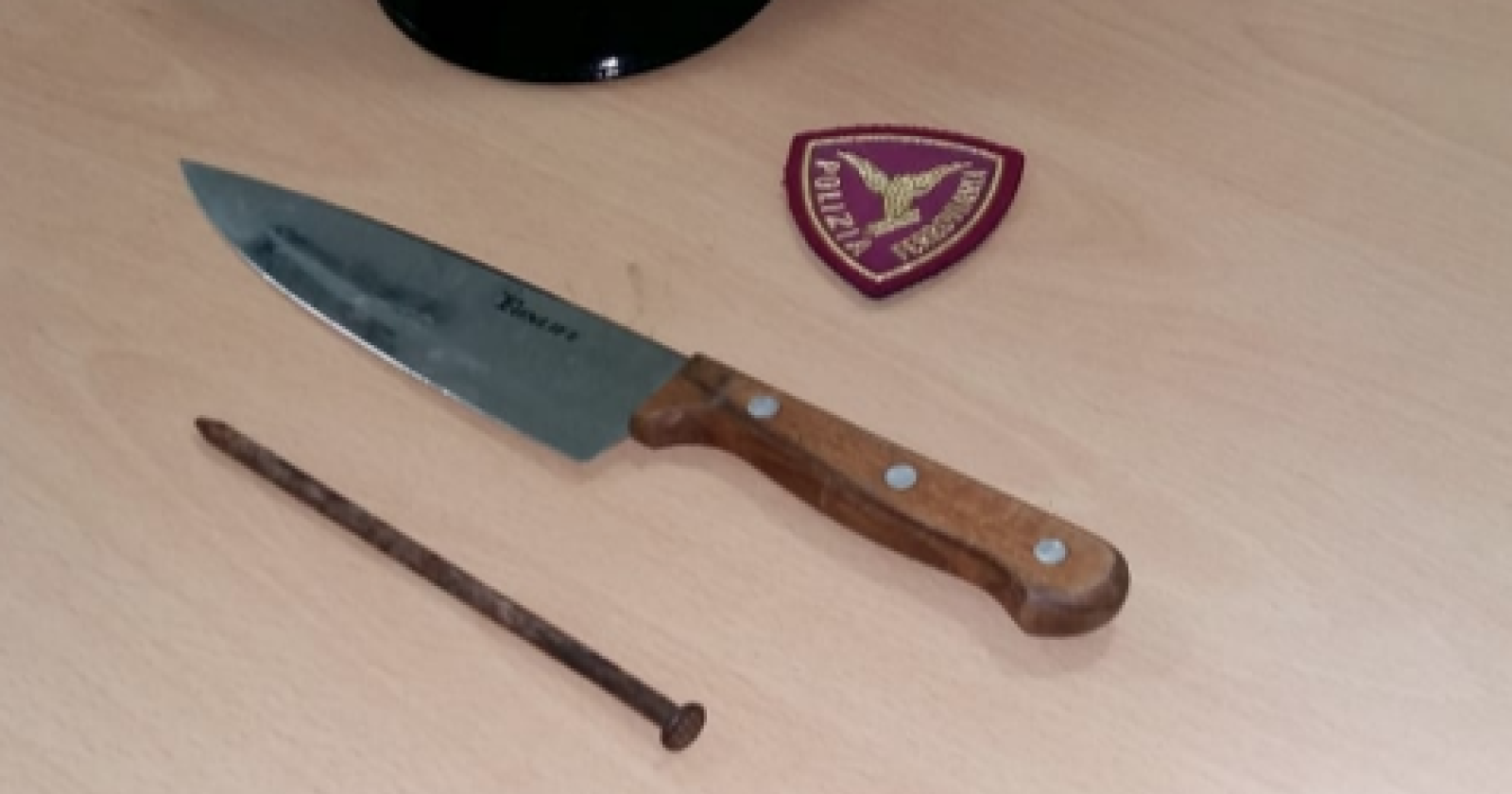 Minacciava i passati nella stazione di Foggia, arrestato dalla Polfer bulgaro di 22 anni