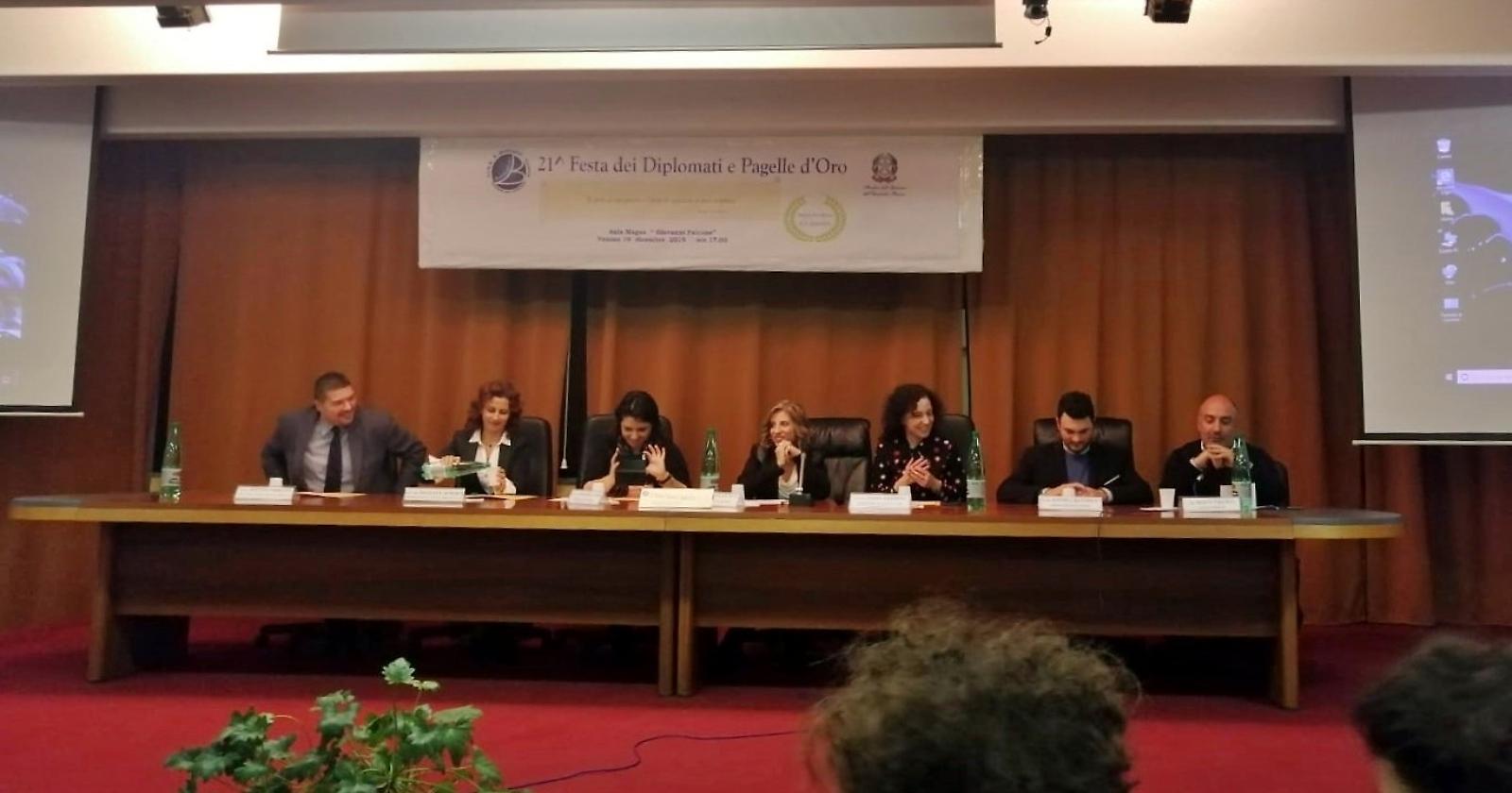 Venosa, al Battaglini la festa dei diplomati con pagelle d'oro