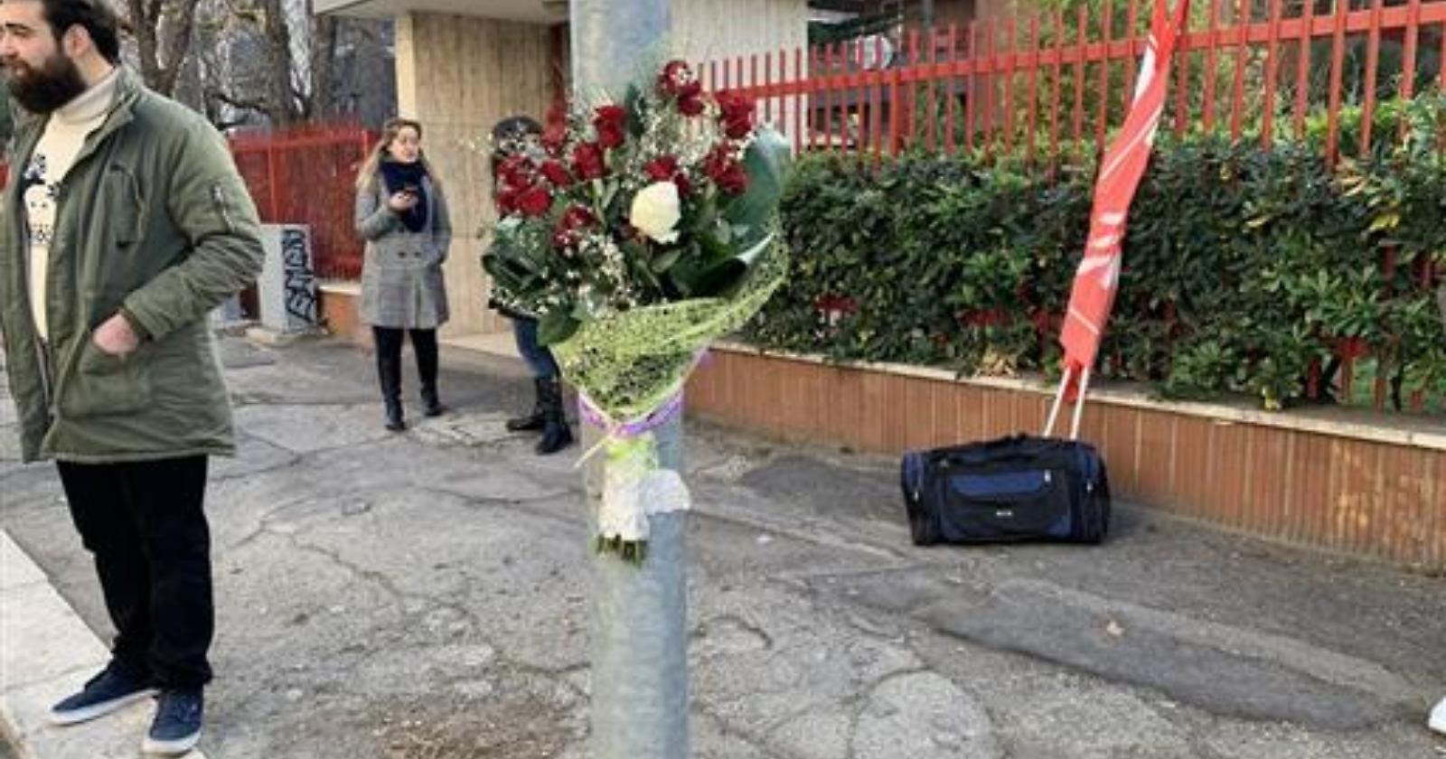 Rose rosse per dare il via a "Foggia libera Foggia", il sindaco Landella: "Questa è la Foggia che non cala la testa"