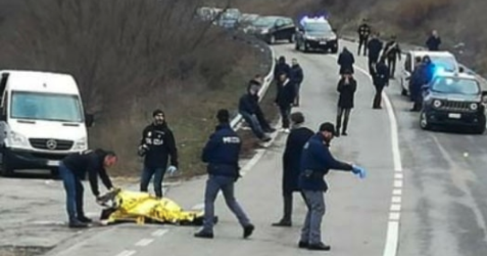 Calcio criminale, la lite su una parallela della Basentana, poi lo strike con i tifosi della Vultur travolti come birilli