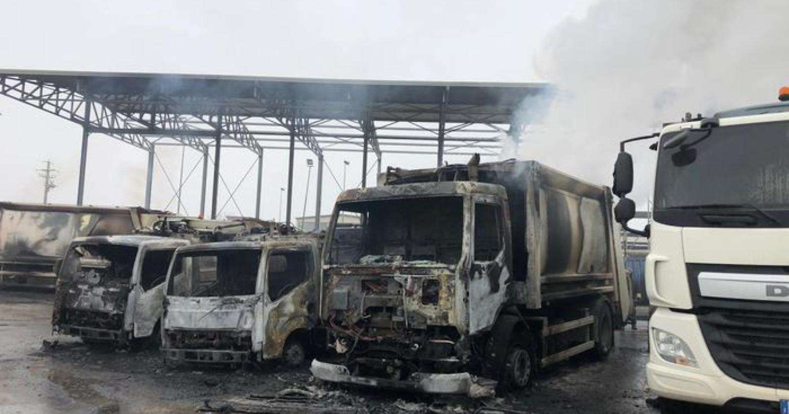 Incendio dei mezzi per la raccolta rifiuti a San Severo, il sindaco rassicura sull'inquinamento. Riunione straordinaria ordine pubblico in Prefettura