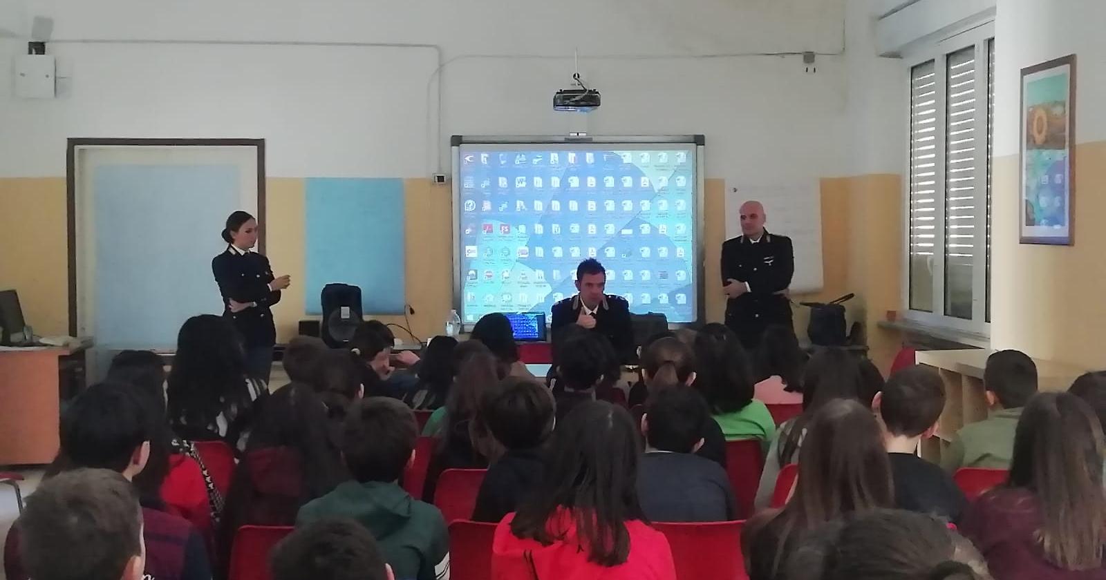 A scuola di internet con la Polizia per gli studenti di Castelnuovo e San Severo