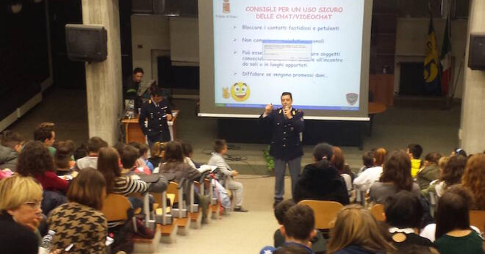 Internet sicura, la Polizia postale incontra 60mila ragazzi pugliesi per metterli in guardia