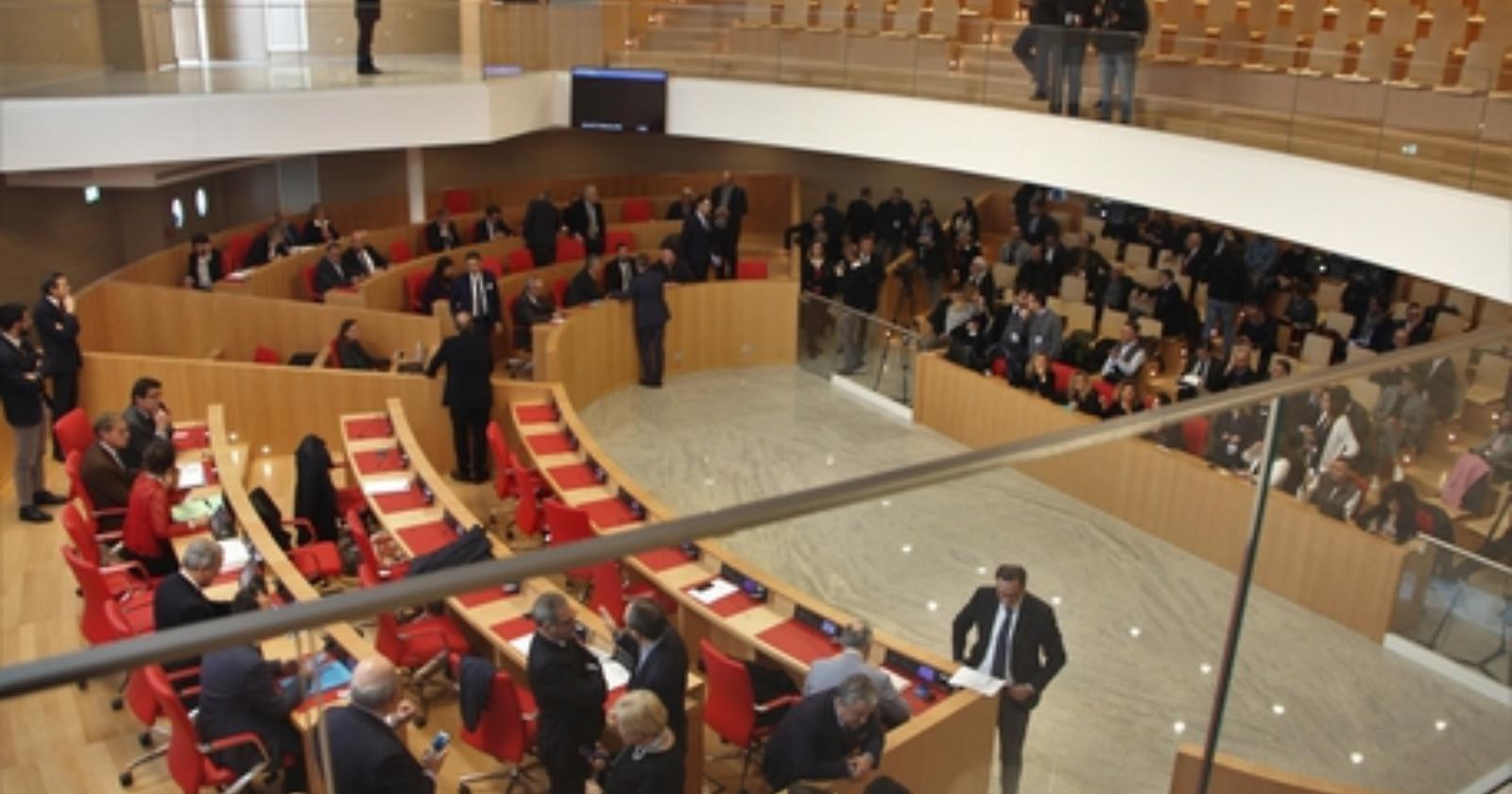 Regionali, centrosinistra spaccato in Puglia sulla nuova legge elettorale
