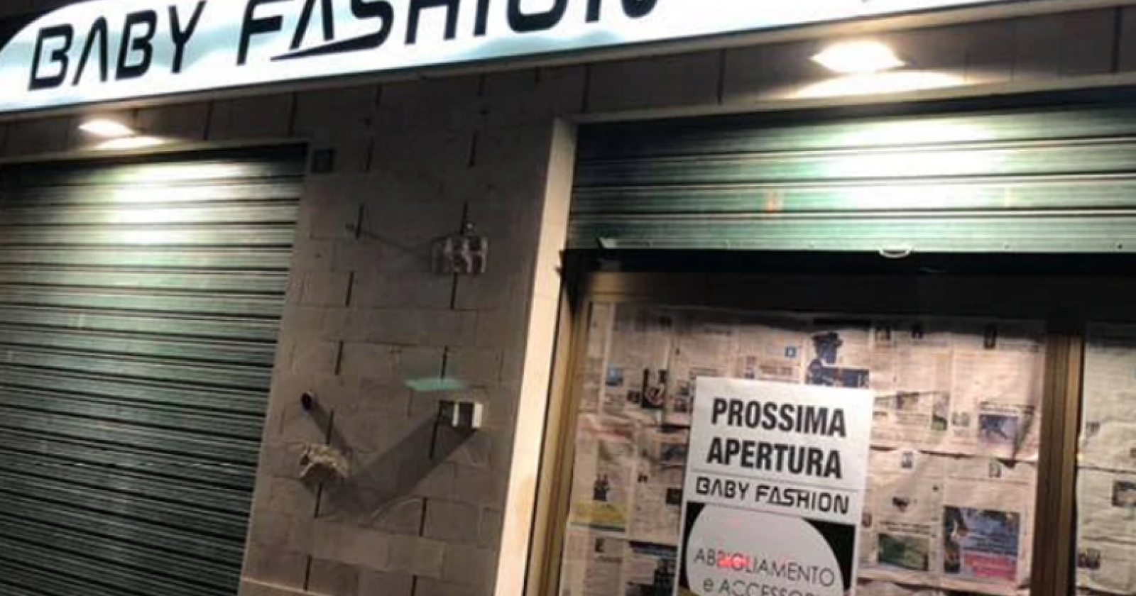 Bomba al "Baby Fashion" di Lucera, nessun indizio dal titolare