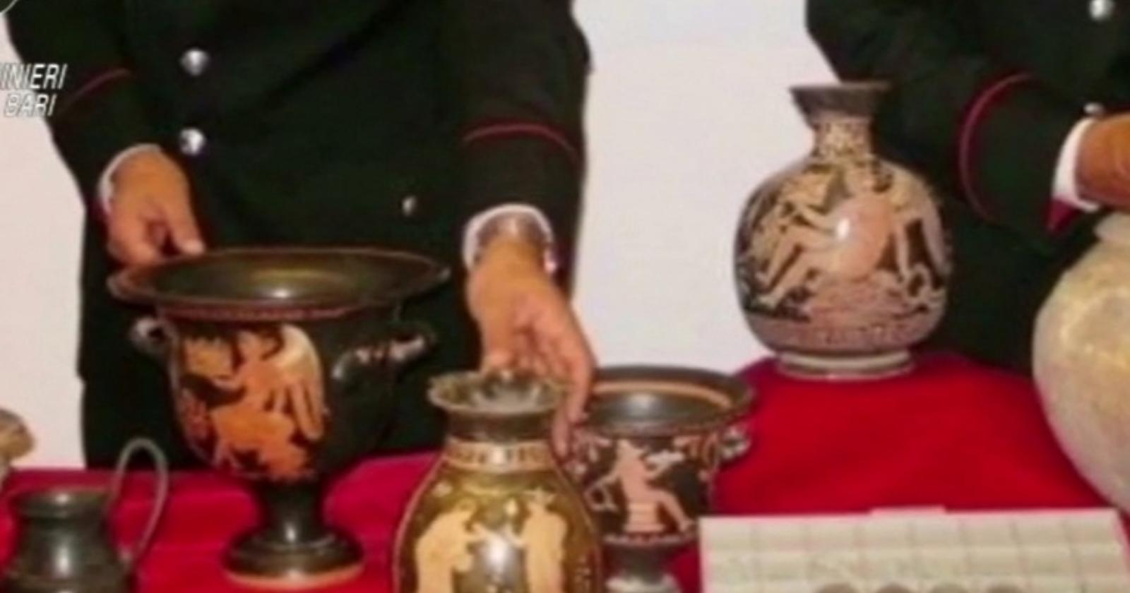 Un rumeno fa razzia di anfore, brocche e monete nei siti archeologici di Ordona e Canosa di Puglia