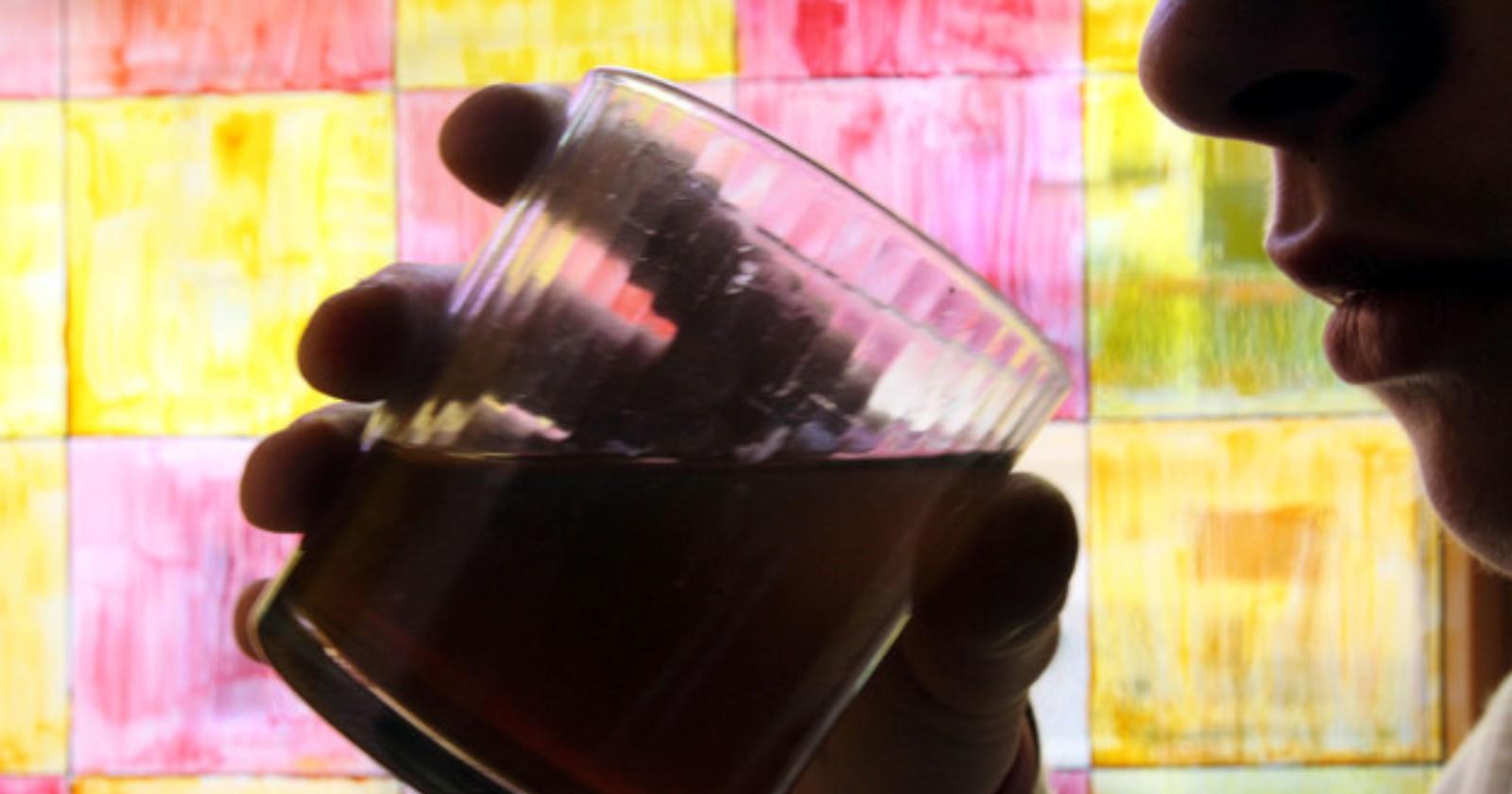 Abusa di vino e birra, una 14enne di Foggia finisce in ospedale rischiando il coma etilico