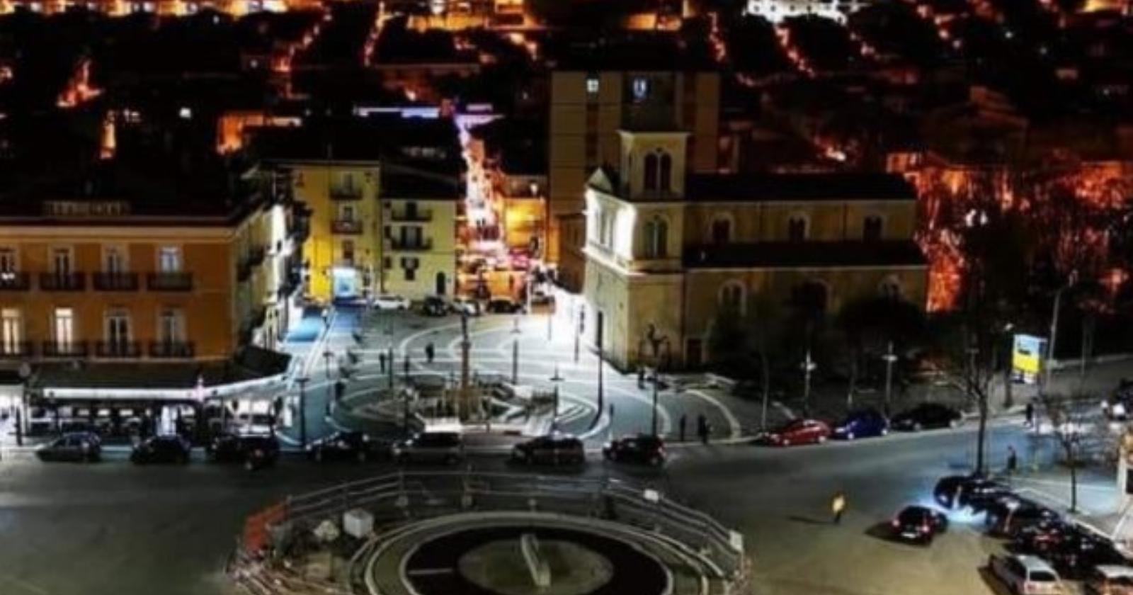 A San Marco, focolaio del #Coronavirus foggiano, si fa bisboccia per strada con giovanissimi rintanati a bere in un garage 