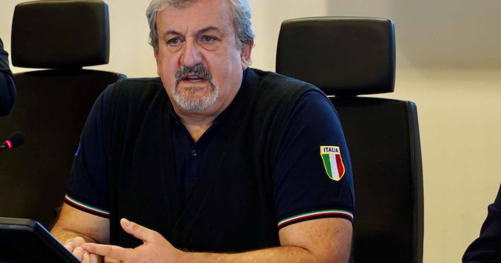 Fermata la requisizione dei macchinari per la diagnosi veloce del Coronavirus destinati al Veneto, Emiliano: «Stiamo trovando accordo»