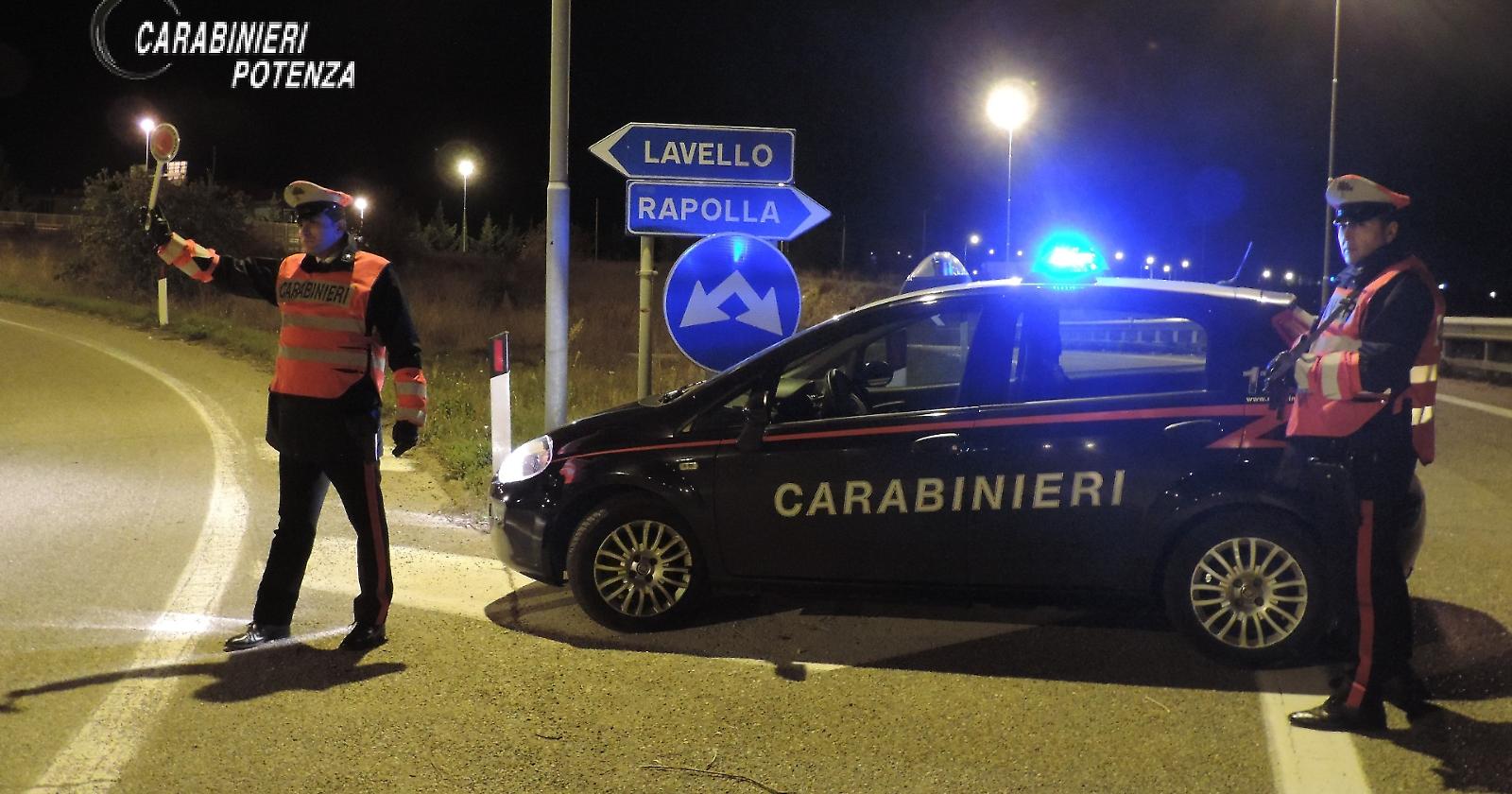 Lavello, tenta di rapinare un distributore: arrestato