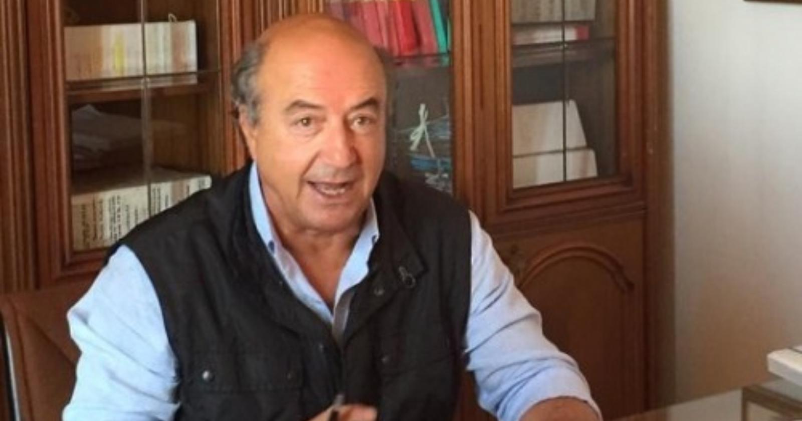 Ramoscello d'ulivo, spremuta d'arance e mascherina: così gli auguri di Pasqua del sindaco di Vastogirardi ai suoi compaesani