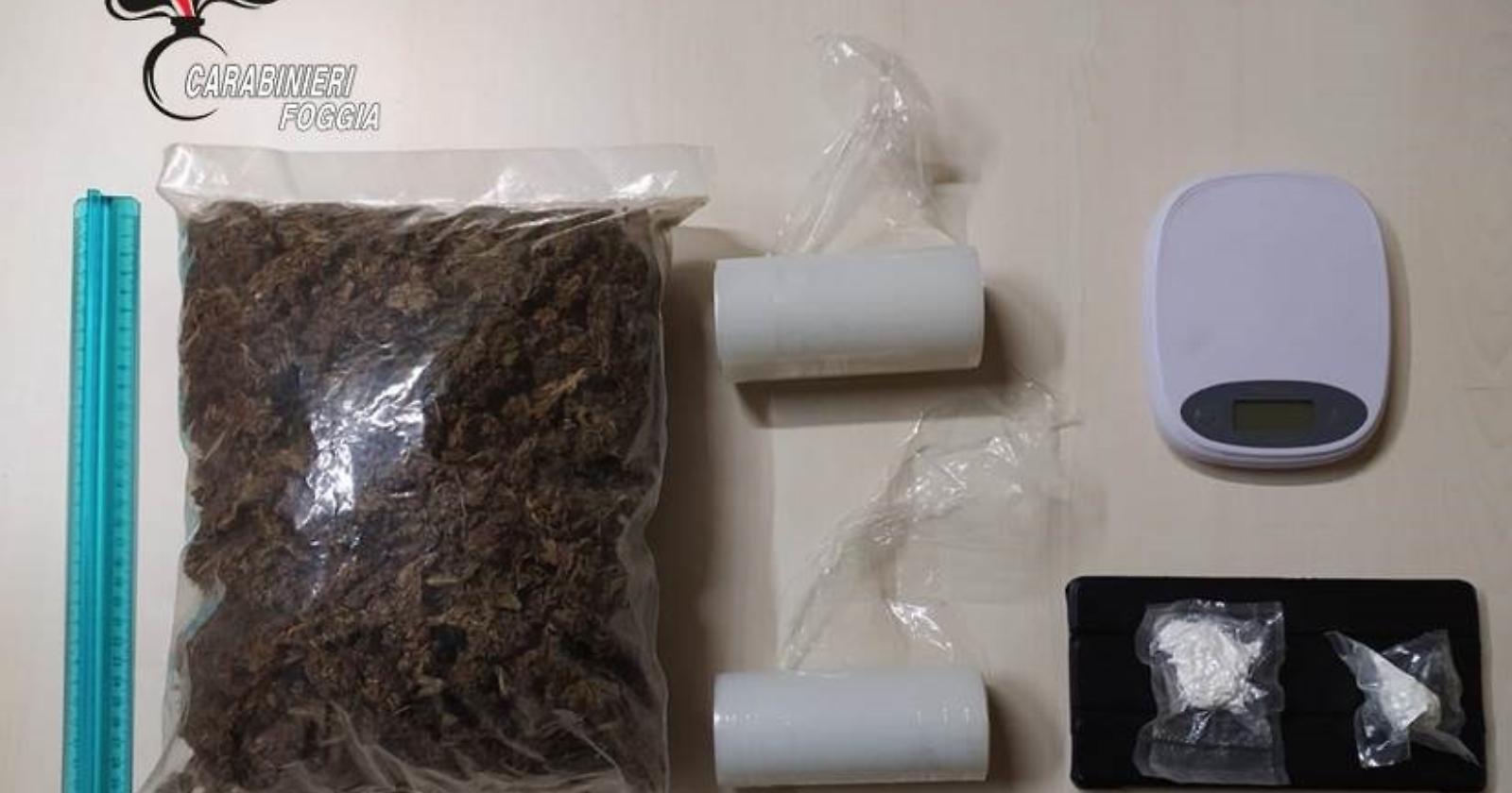 Coronavirus, anche la droga viene consegnata a domicilio: a Serracapriola i Carabinieri arrestano coppia di "fattorini"