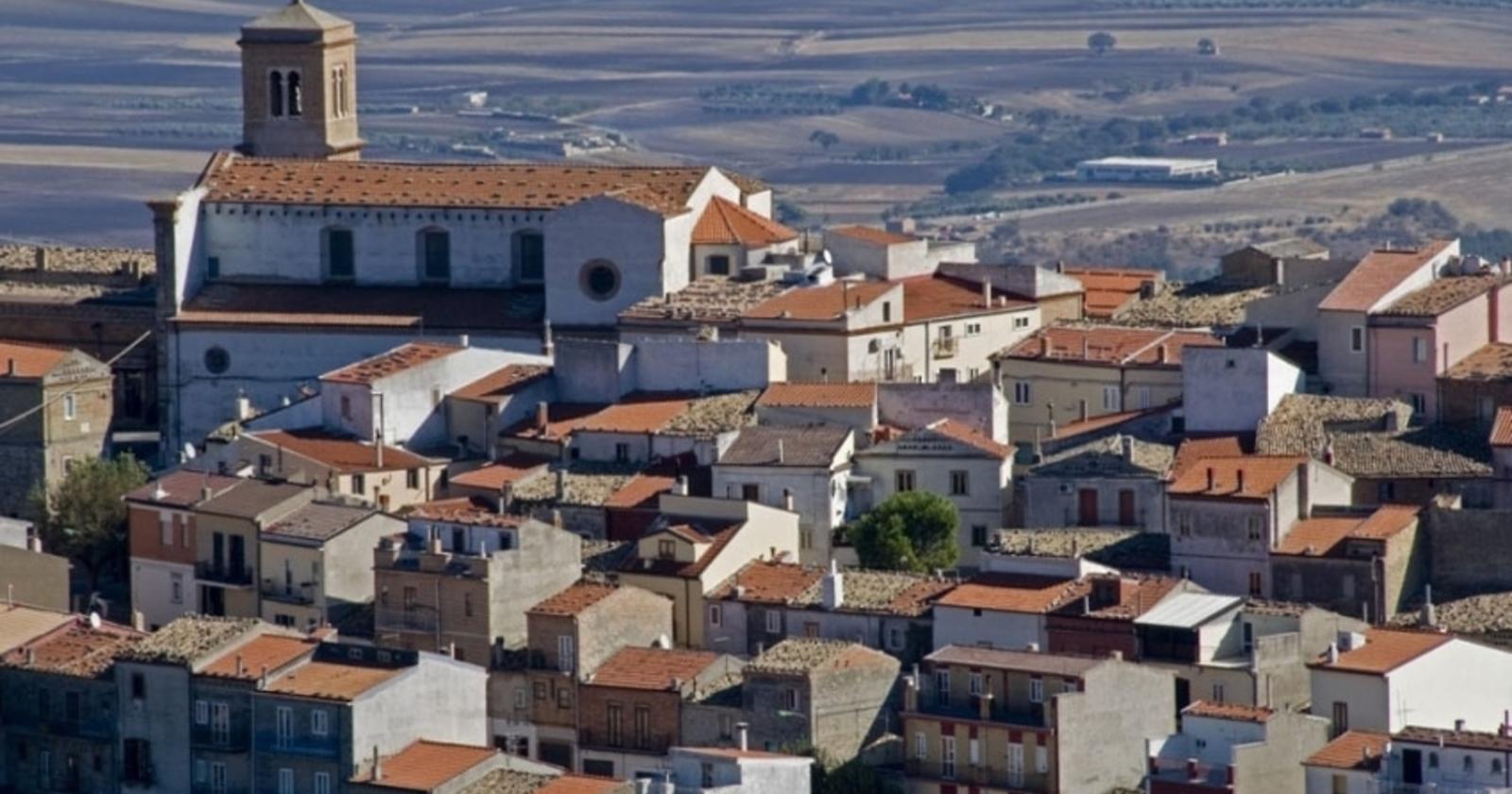 "Ng vulév", Volturino risponde al Coronavirus a suon di musica