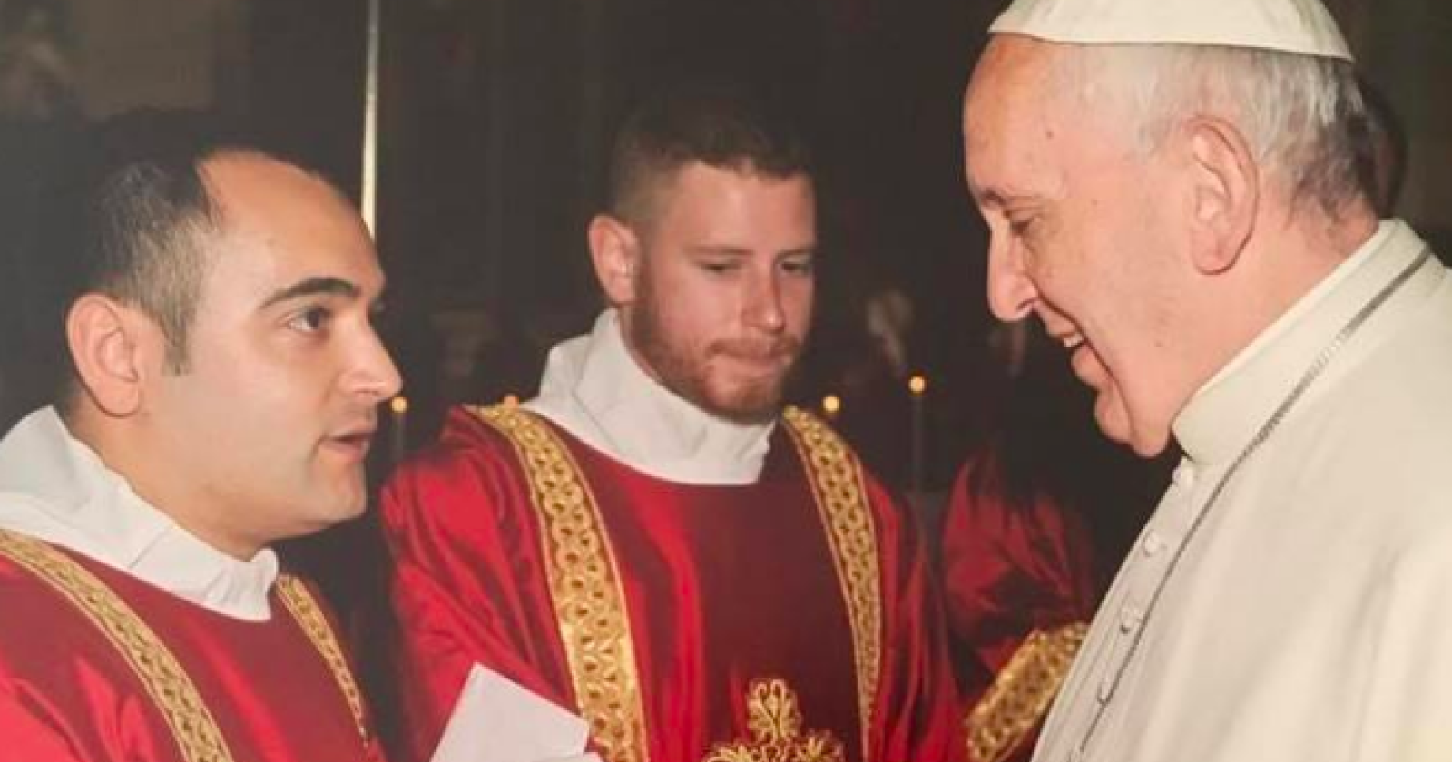 San Giorgio Lucano, Papa Francesco chiama il giovanissimo parroco del paese dell'ospizio che si era trasformato in un focolaio