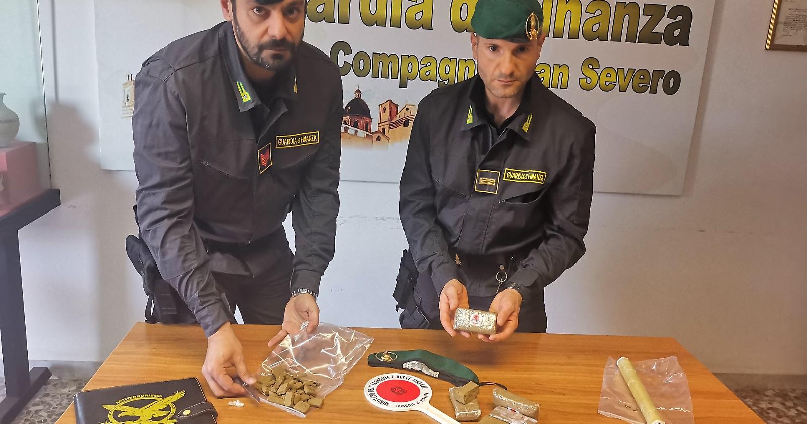 San Severo, i “Baschi Verdi” della GdF lo fermano per un controllo anti Covid e scoprono che era pieno di droga