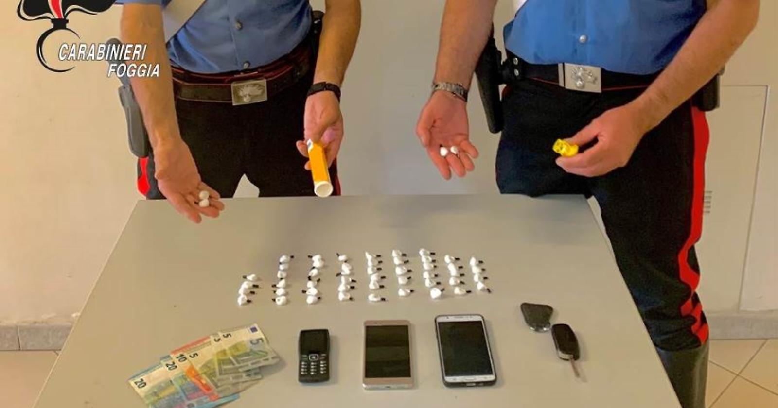 Cerignola, i Carabinieri beccano in pieno centro due spacciatori con 52 dosi di cocaina